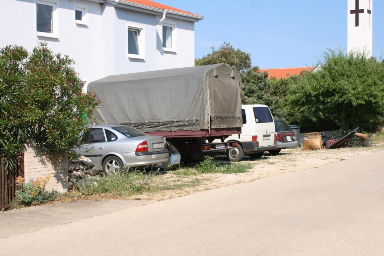 Apartments With A Parking Space Mandre, Pag - 6405 Kolan Exterior foto