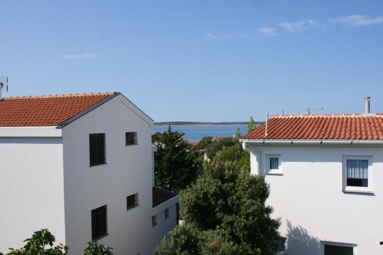 Apartments With A Parking Space Mandre, Pag - 6405 Kolan Exterior foto