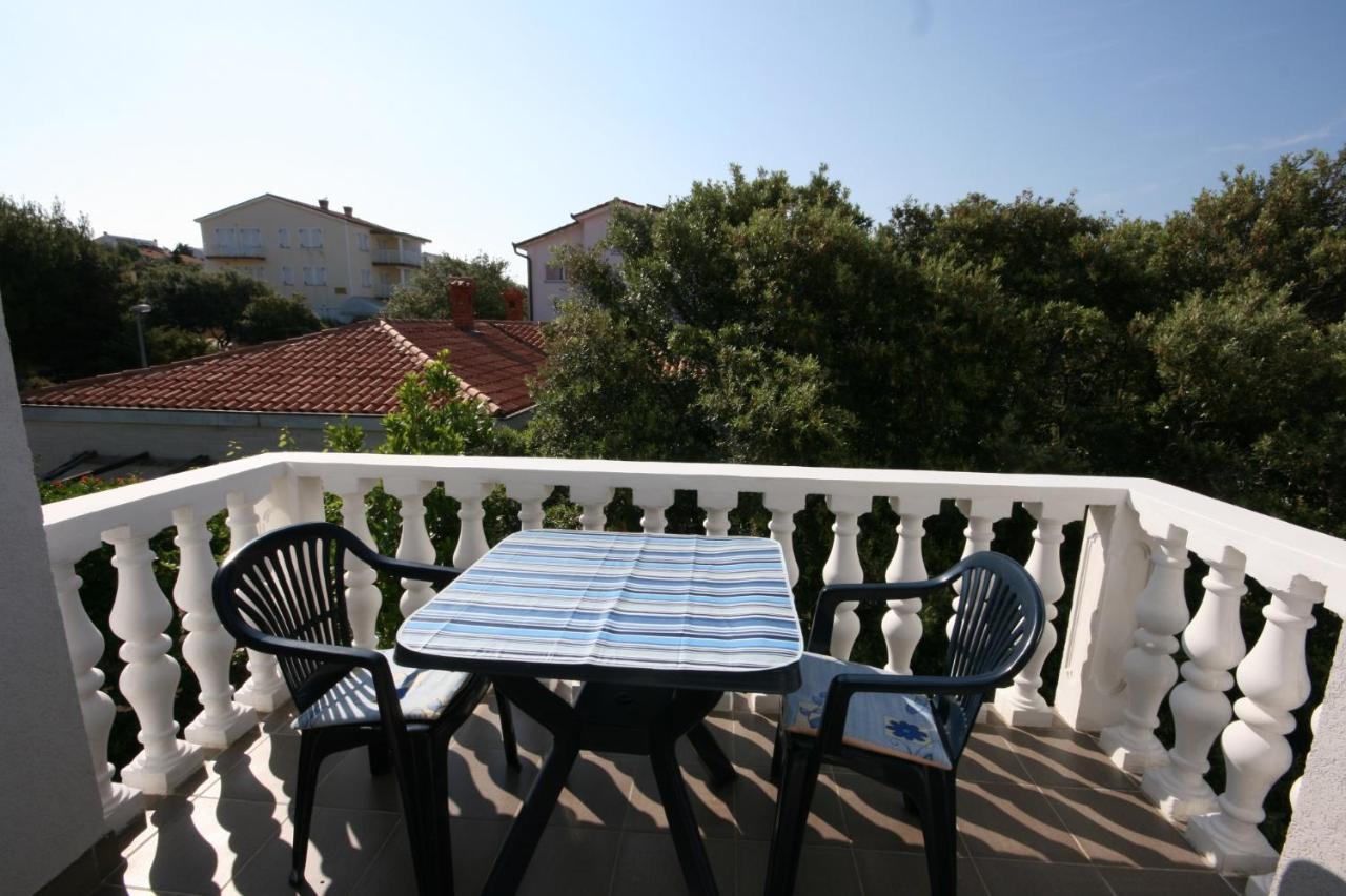 Apartments With A Parking Space Mandre, Pag - 6405 Kolan Exterior foto
