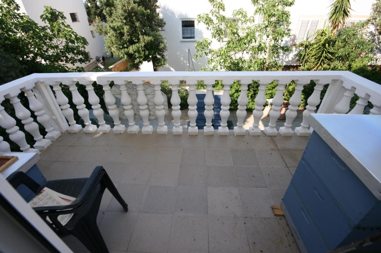 Apartments With A Parking Space Mandre, Pag - 6405 Kolan Exterior foto