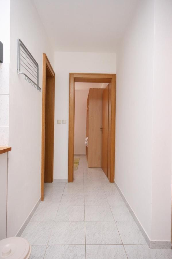 Apartments With A Parking Space Mandre, Pag - 6405 Kolan Exterior foto
