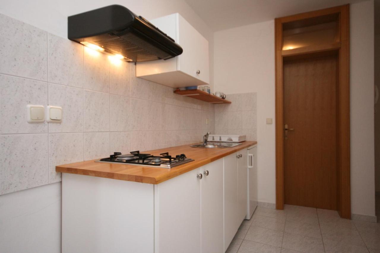 Apartments With A Parking Space Mandre, Pag - 6405 Kolan Exterior foto