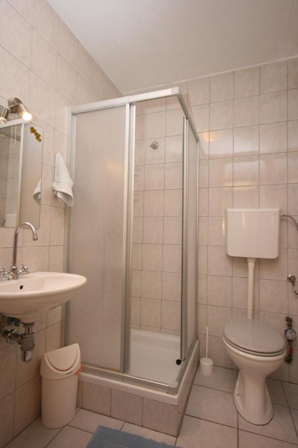 Apartments With A Parking Space Mandre, Pag - 6405 Kolan Exterior foto