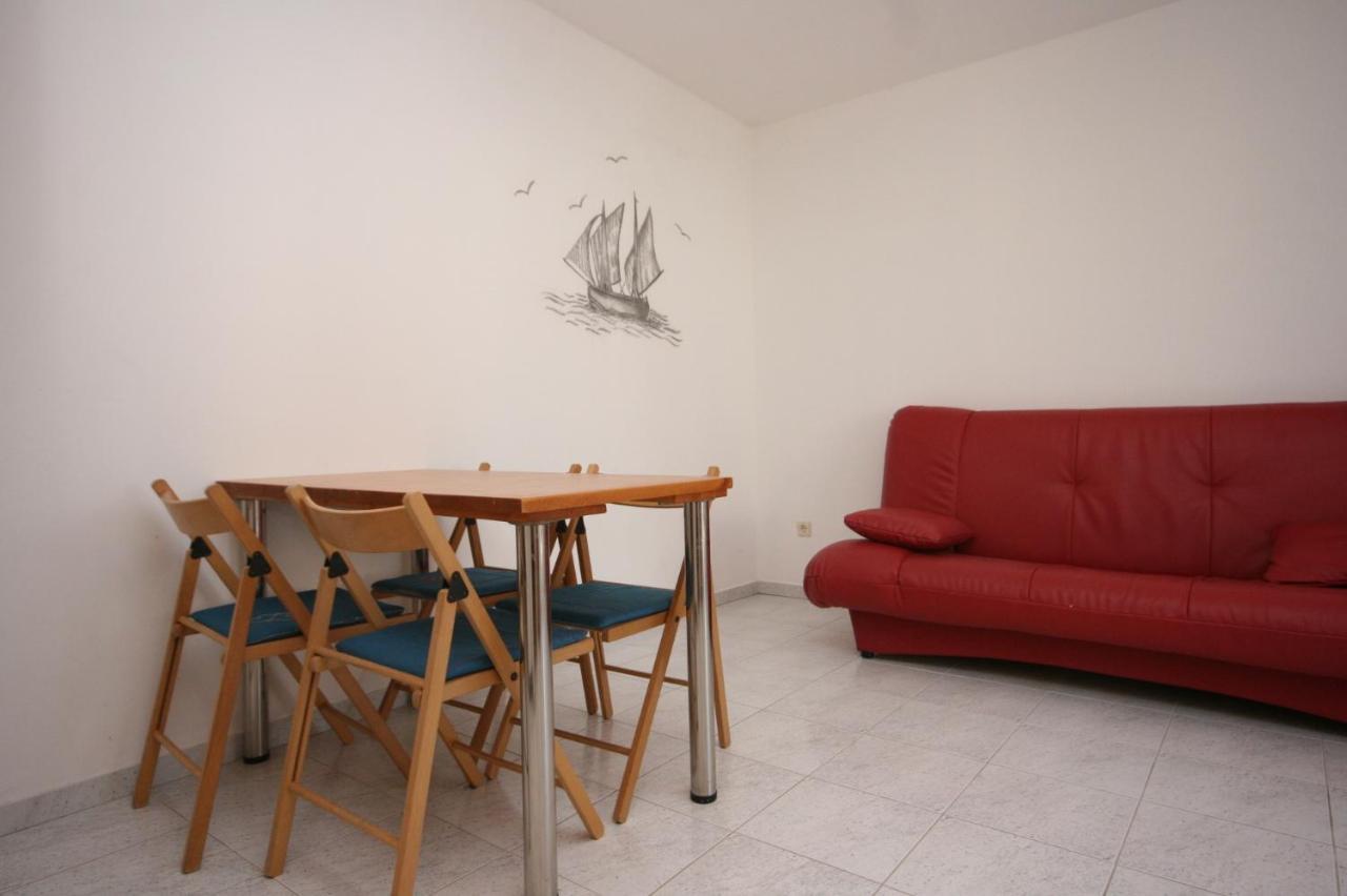 Apartments With A Parking Space Mandre, Pag - 6405 Kolan Exterior foto