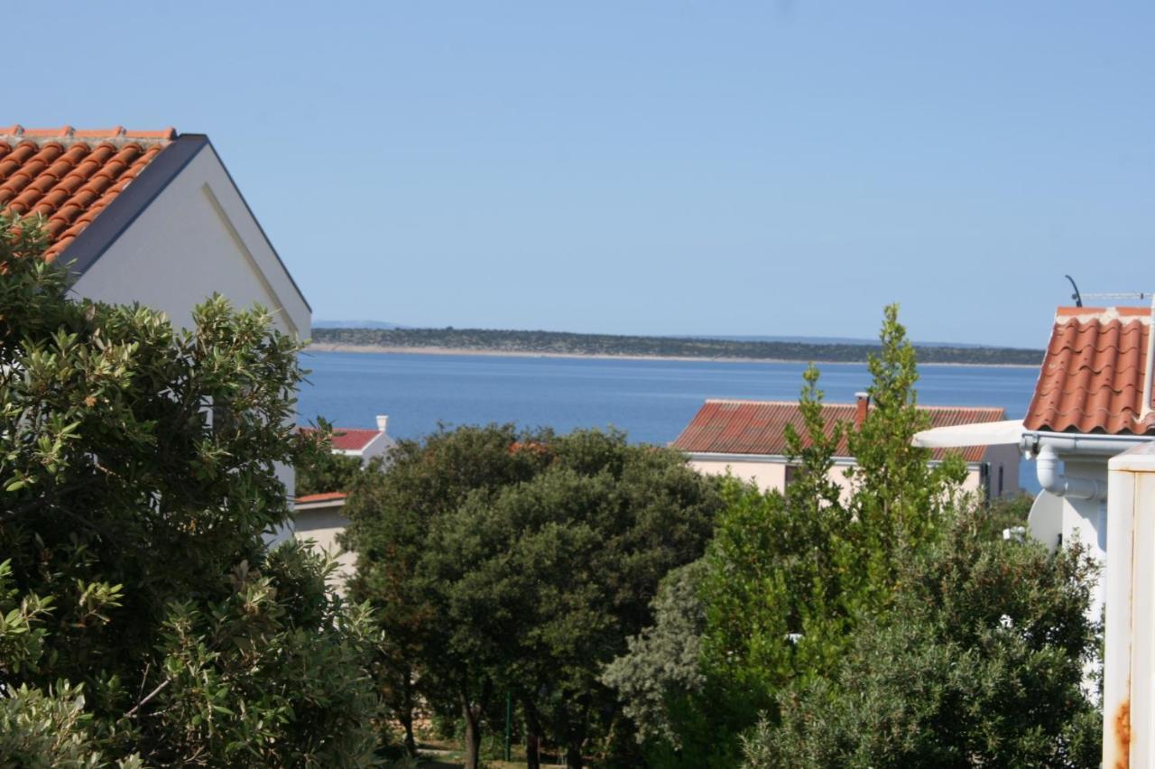 Apartments With A Parking Space Mandre, Pag - 6405 Kolan Exterior foto
