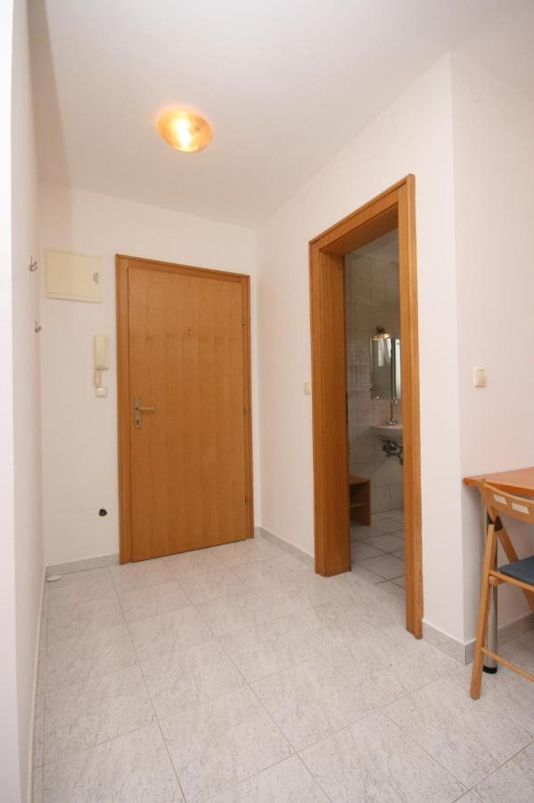 Apartments With A Parking Space Mandre, Pag - 6405 Kolan Exterior foto