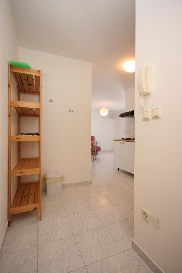 Apartments With A Parking Space Mandre, Pag - 6405 Kolan Exterior foto