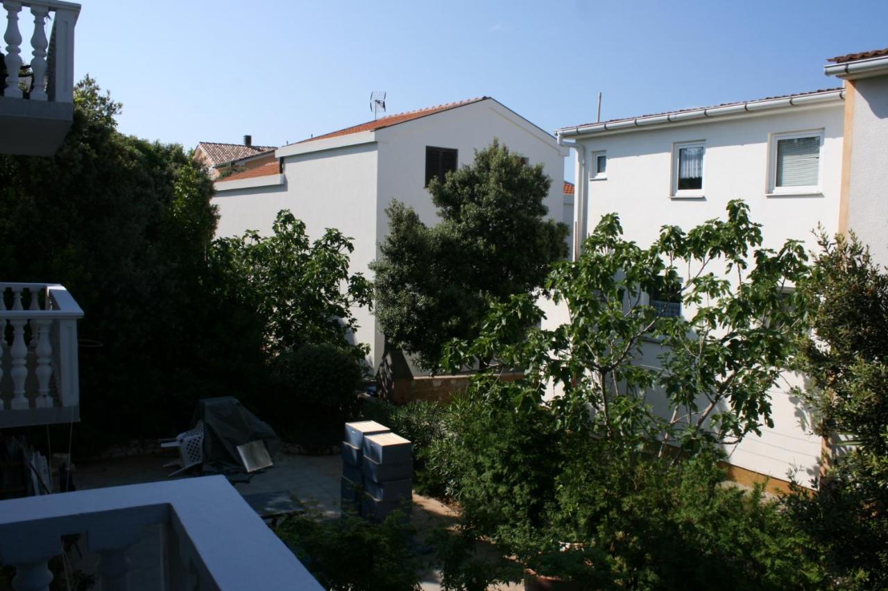 Apartments With A Parking Space Mandre, Pag - 6405 Kolan Exterior foto
