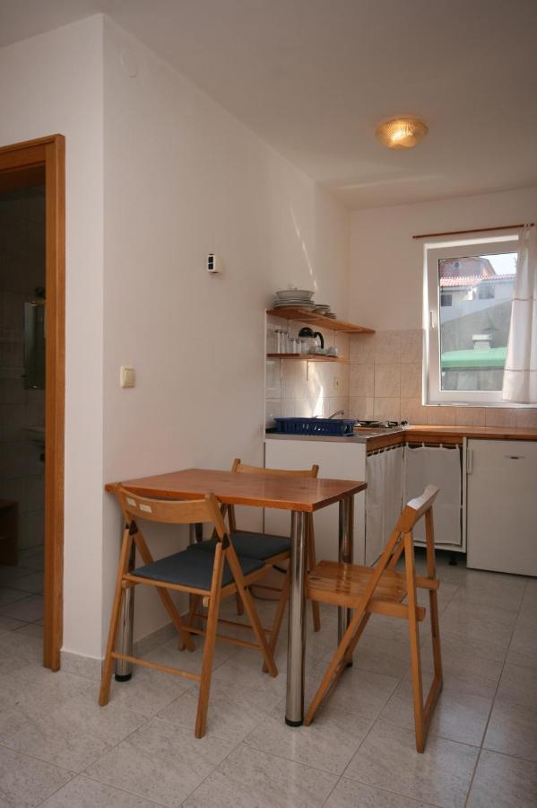 Apartments With A Parking Space Mandre, Pag - 6405 Kolan Exterior foto